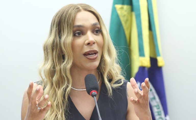 comissao-aprova-isencao-de-imposto-para-proteses-de-silicone-apos-mastectomia