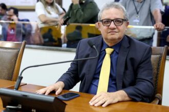 deputado-jair-farias-destina-emenda-para-aquisicao-de-ambulancia-em-lajeado