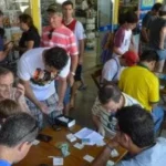 figurinhas-falsas-da-copa-sao-vendidas-no-metro-e-em-sites