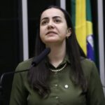 comissao-de-educacao-aprova-proposta-que-exige-nocoes-de-libras-de-gestores-escolares