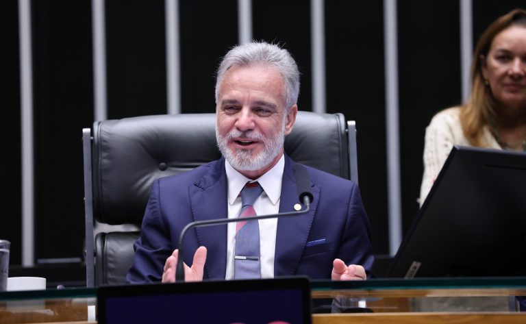 comissao-aprova-regras-para-o-uso-de-oculos-inteligentes-no-transito