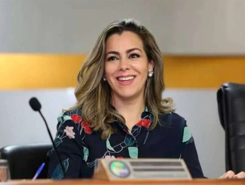 apos-ironizar-notificacao-sobre-contas-de-2023,-cinthia-ribeiro-classifica-como-“narrativa-politica”-a-critica-que-ignora-o-tce 