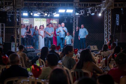 laurez-moreira-participa-do-arraia-da-amizade-e-se-reune-com-casais-do-casamento-comunitario-em-gurupi
