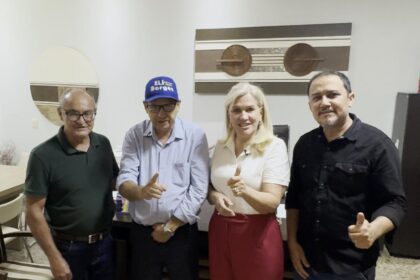 dra-angela-recebe-amigos-e-pre-candidatos-na-sua-residencia