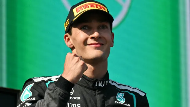 russell-vence-pela-primeira-vez-desde-marco-e-verstappen-bate-antonelli
