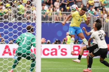 brasil-vence-japao-por-2-a-1-e-avanca-na-copa-do-mundo