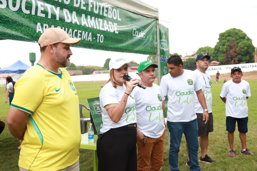 com-apoio-de-claudia-lelis,-araguacema-abre-1o-torneio-de-futebol-society-da-amizade