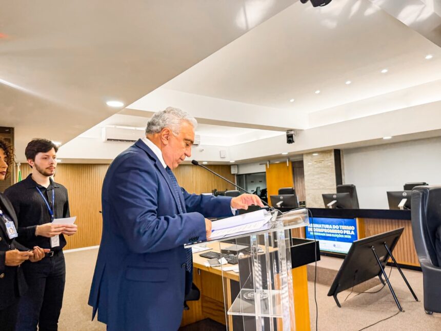 laurez-moreira-assina-termo-de-compromisso-pela-integridade-das-eleicoes-2026-no-tre-to