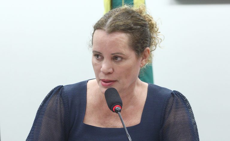 comissao-aprova-projeto-que-permite-a-prefeituras-vender-onibus-escolar-adquirido-com-recursos-federais