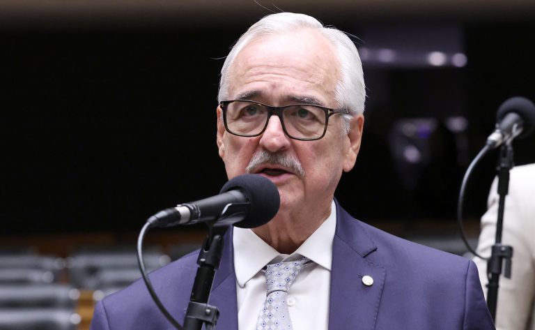 projeto-cria-politica-nacional-de-diagnostico-laboratorial-no-sus