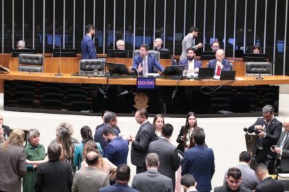camara-aprova-regras-para-uso-do-simbolo-da-cruz-vermelha-em-periodo-de-conflito-armado