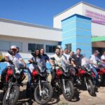 agentes-de-saude-de-campos-lindos-recebem-sete-motocicletas-adquiridas-com-emenda-de-leo-barbosa