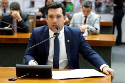 deputados-solicitam-reforco-na-seguranca-aquatica-durante-temporada-de-praias-de-2026