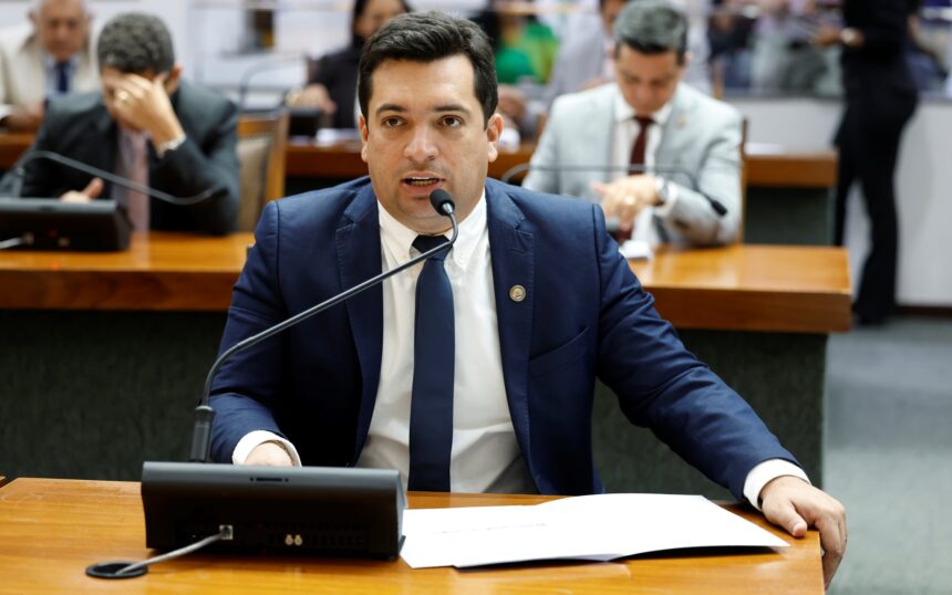 deputados-solicitam-reforco-na-seguranca-aquatica-durante-temporada-de-praias-de-2026