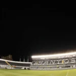 reforma-no-gramado-da-vila-belmiro-para-o-2o-semestre-entra-na-reta-final