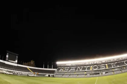 reforma-no-gramado-da-vila-belmiro-para-o-2o-semestre-entra-na-reta-final