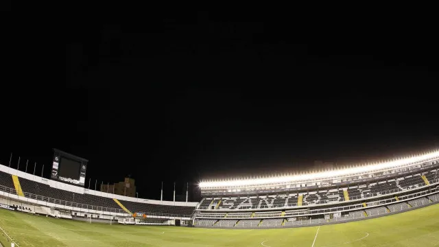 reforma-no-gramado-da-vila-belmiro-para-o-2o-semestre-entra-na-reta-final