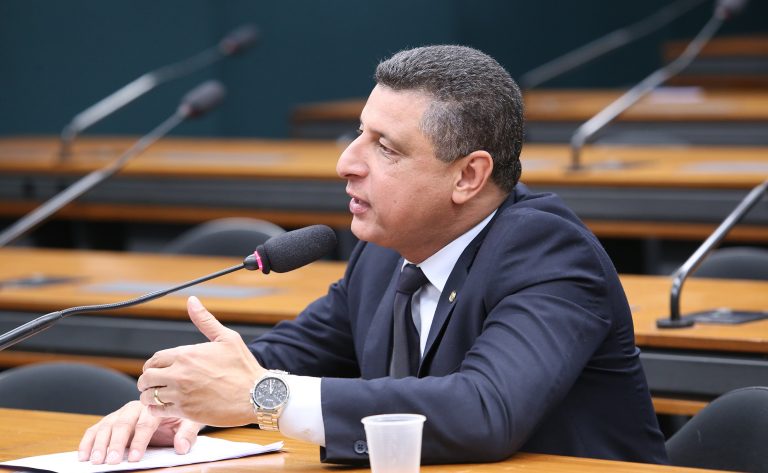 comissao-aprova-bolsas-para-pesquisas-cientificas-de-curta-duracao-e-alto-impacto