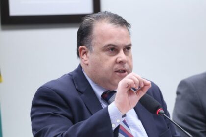 comissao-aprova-projeto-que-cria-programa-de-capacitacao-digital-para-pessoas-idosas