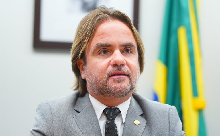 comissao-aprova-projeto-para-incentivar-infraestrutura-digital-e-soberania-nacional