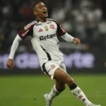 em-amistoso-com-1o-tempo-agitado,-flamengo-e-river-empatam-em-portugal