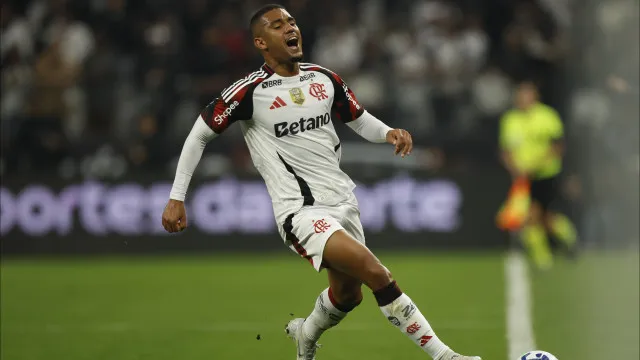 em-amistoso-com-1o-tempo-agitado,-flamengo-e-river-empatam-em-portugal
