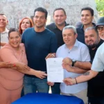 com-senador-iraja,-ronivon-assina-ordem-de-servico-para-perfuracao-de-400-pocos-artesianos-na-zona-rural-de-porto-nacional