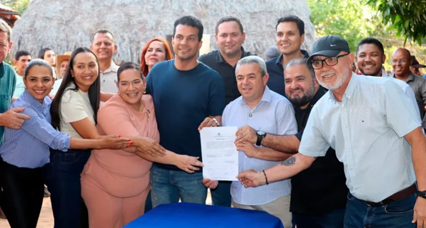 com-senador-iraja,-ronivon-assina-ordem-de-servico-para-perfuracao-de-400-pocos-artesianos-na-zona-rural-de-porto-nacional