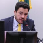 comissao-aprova-projeto-que-amplia-mecanismo-de-ajuste-de-carbono-nas-fronteiras