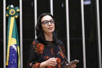 comissao-aprova-criacao-de-plataforma-de-teleatendimento-psicologico-para-comunidades-escolares