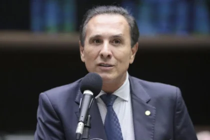 em-off-|-dezenas-de-prefeitos-gravam-video-em-apoio-a-gaguim-ao-senado;-katia-e-recebida-pela-nova-lider-do-governo-no-senado-e-faz-ate-o-“l”-de-lula;-tre-confirma-autorizacao-para-vereadora-debora-deixar-o-podemos