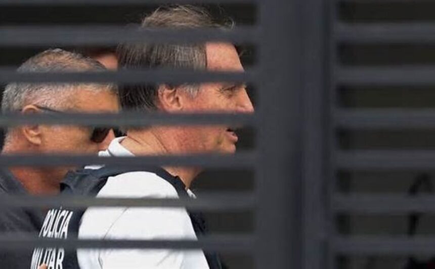 moraes-da-48-horas-para-bolsonaro-entregar-todas-as-armas-registradas-em-seu-nome