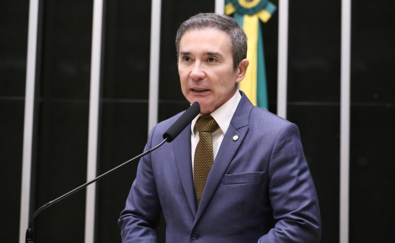 comissao-aprova-proposta-que-amplia-exigencias-para-praias-ganharem-selo-de-acessibilidade