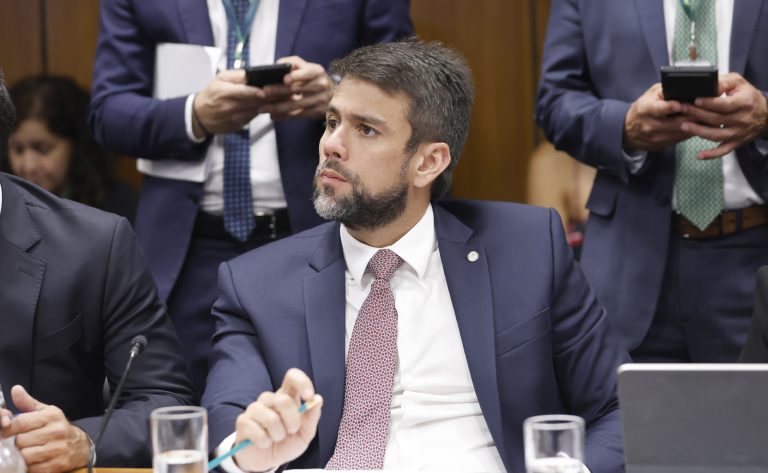 proposta-autoriza-fundos-regionais-a-oferecer-garantias-para-projetos-de-infraestrutura