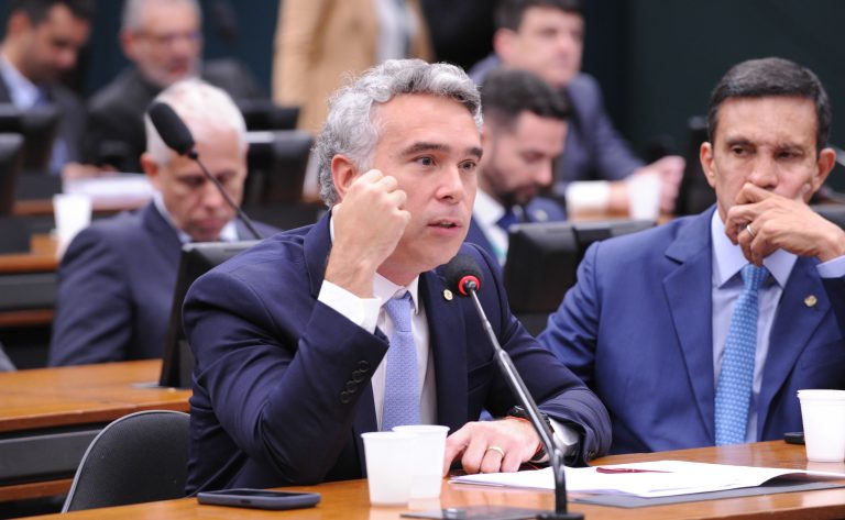 comissao-aprova-projeto-que-obriga-escolas-a-promover-ambiente-de-trabalho-seguro-para-professores