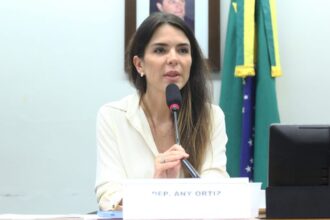 comissao-aprova-modelo-de-regulacao-da-concorrencia-entre-plataformas-digitais