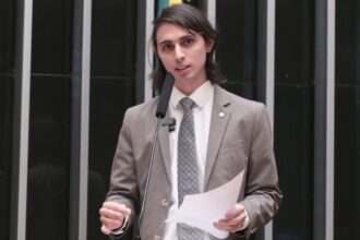 comissao-aprova-proposta-que-institui-politica-para-promover-lingua-brasileira-de-sinais
