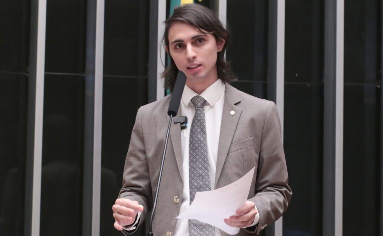 comissao-aprova-proposta-que-institui-politica-para-promover-lingua-brasileira-de-sinais