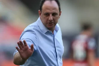 ceni-critica-gramado-da-fonte-nova-apos-mes-sem-jogo