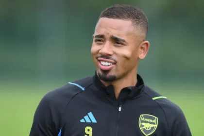 gabriel-jesus-treina-no-ct-do-palmeiras-durante-as-ferias-do-arsenal