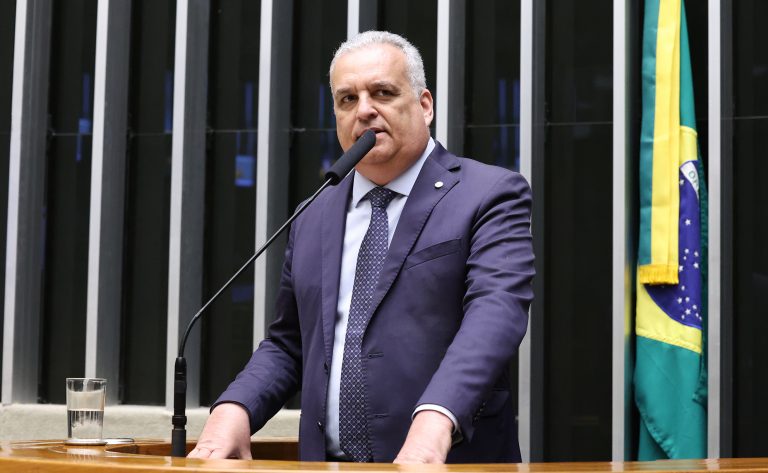 comissao-aprova-autorizacao-para-pessoa-com-deficiencia-visual-usar-oculos-biopticos-para-obter-cnh