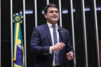 projeto-exige-transparencia-em-precos-parcelados-e-proibe-cobrancas-ocultas