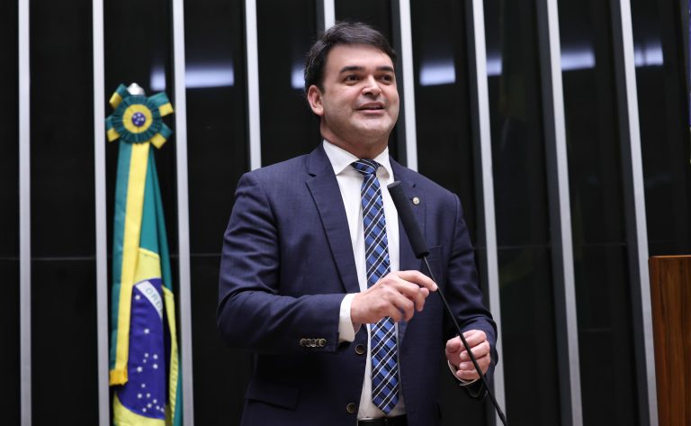 projeto-exige-transparencia-em-precos-parcelados-e-proibe-cobrancas-ocultas