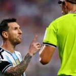 messi-explode-contra-arbitro-portugues;-veja-as-fotos-da-discussao
