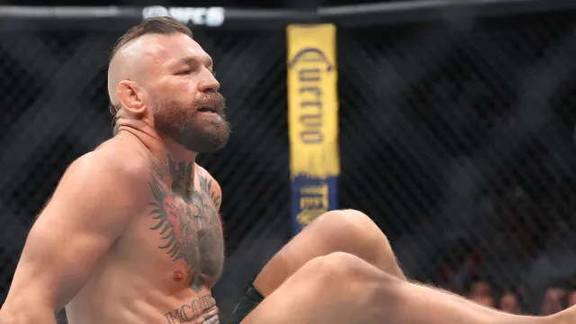 mcgregor-retorna-ao-ufc-apos-cinco-anos,-mas-perde-com-69-segundos-para-holloway
