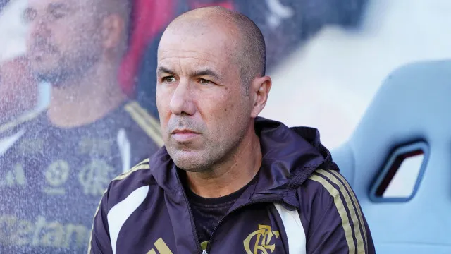 tecnico-do-flamengo-detona-membro-do-benfica:-“os-covardes-fogem”