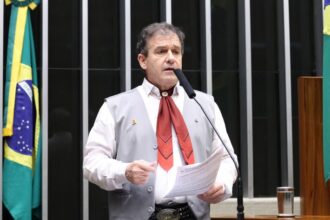 projeto-cria-politica-de-incentivo-a-irrigacao-para-pequenos-e-medios-produtores