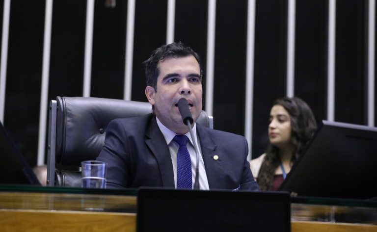 comissao-aprova-cancelamento-gratuito-de-passagem-aerea-por-doenca-ou-morte-na-familia  