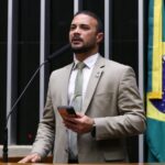 projeto-torna-crime-o-uso-de-animais-no-trafico-de-drogas