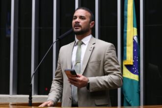 projeto-torna-crime-o-uso-de-animais-no-trafico-de-drogas